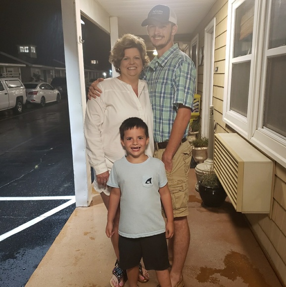 Meet your Posher, Jamie - Picture 2 of 2